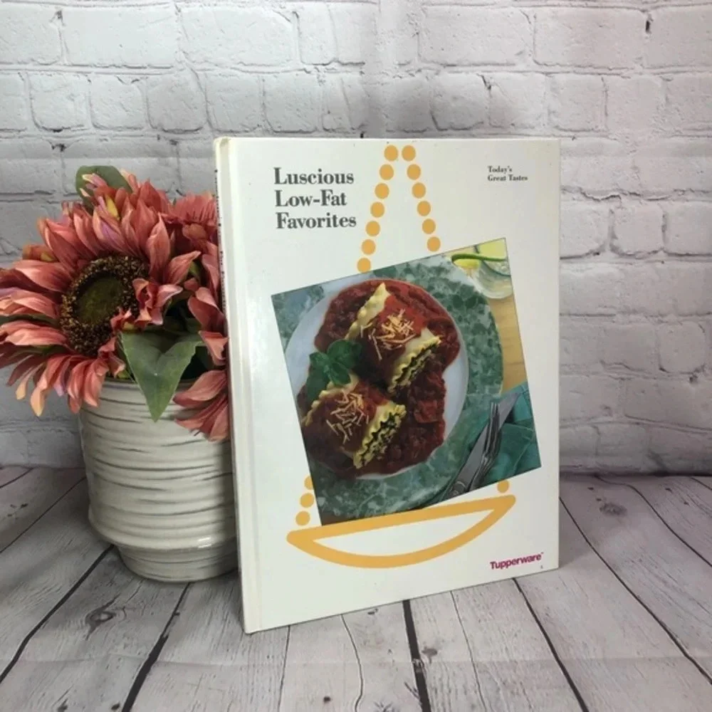 Vintage 1993 TUPPERWARE LUSCIOUS LOW-FAT FAVORITES cookbook
